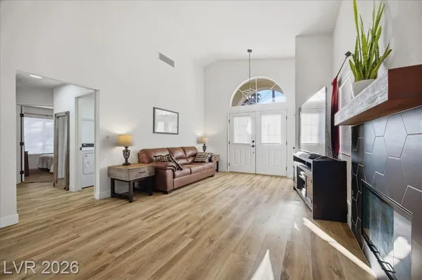 Property Slideshow image 3 of 20 | 4932 signal dr, Las Vegas, NV, 89130