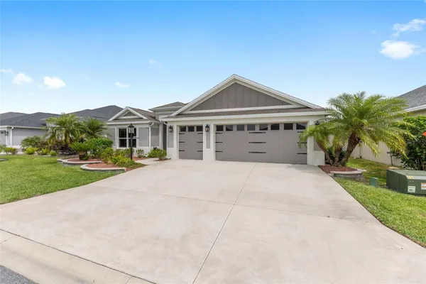 Property Slideshow image 3 of 57 | 2140 biller cir, The Villages, FL, 32163