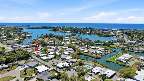 Property Slideshow image 2 of 34 | 215 fair winds dr 215, Nokomis, FL, 34275