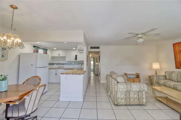 Property Slideshow image 2 of 39 | 101 cambridge trl 196, Sun City Center, FL, 33573