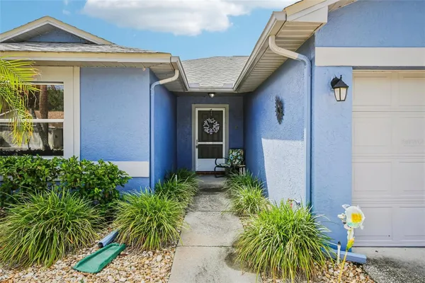 Property Slideshow image 3 of 57 | 1925 grand cypress ln, Sun City Center, FL, 33573