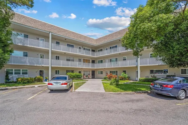 Property Slideshow image 2 of 40 | 2440 world parkway blvd 52, Clearwater, FL, 33763