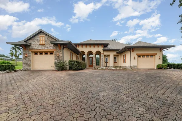 Property Slideshow image 3 of 34 | 38748 lakeview walk, Lady Lake, FL, 32159