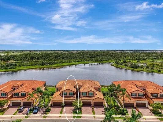 Property Slideshow image 3 of 98 | 10797 tarflower dr unit 201, Venice, FL, 34293