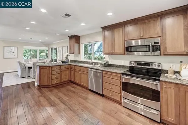 Property Slideshow image 3 of 59 | 2055 cactus ct 6, Walnut Creek, CA, 94595