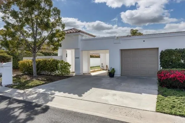 Property Slideshow image 2 of 35 | 4925 icaria way, Oceanside, CA, 92056