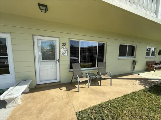 Property Slideshow image 3 of 42 | 2460 canadian way 22, Clearwater, FL, 33763