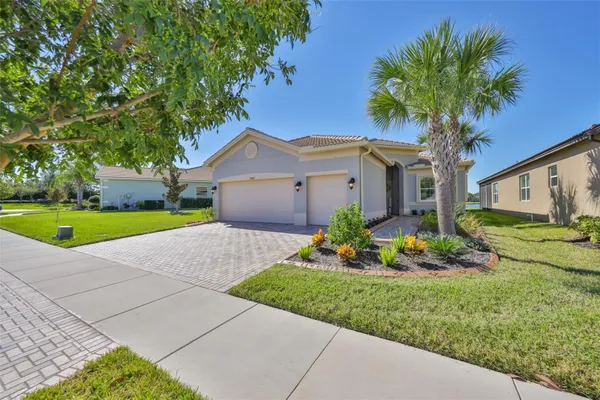 Property Slideshow image 2 of 44 | 15527 corona del mar dr, Wimauma, FL, 33598