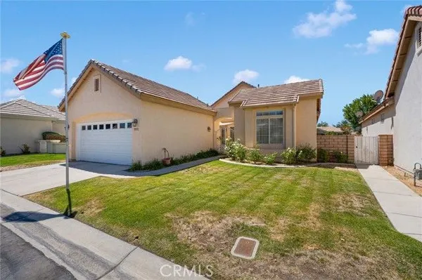 Property Slideshow image 3 of 53 | 19591 rolling grn, Apple Valley, CA, 92308