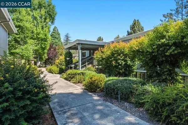 Property Slideshow image 2 of 74 | 1150 canyonwood ct 4, Walnut Creek, CA, 94595