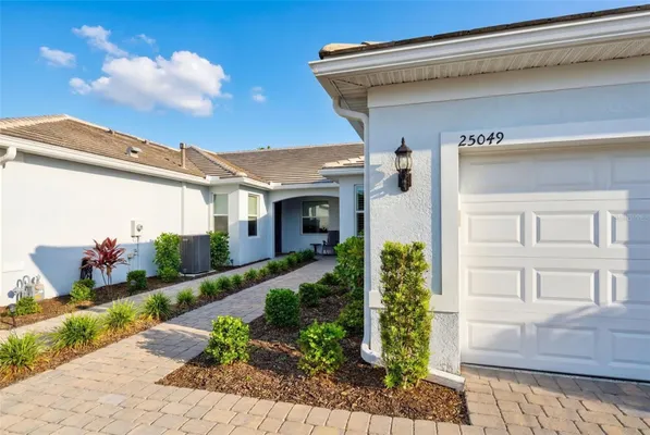 Property Slideshow image 3 of 100 | 25049 pearl lake cir, Englewood, FL, 34223