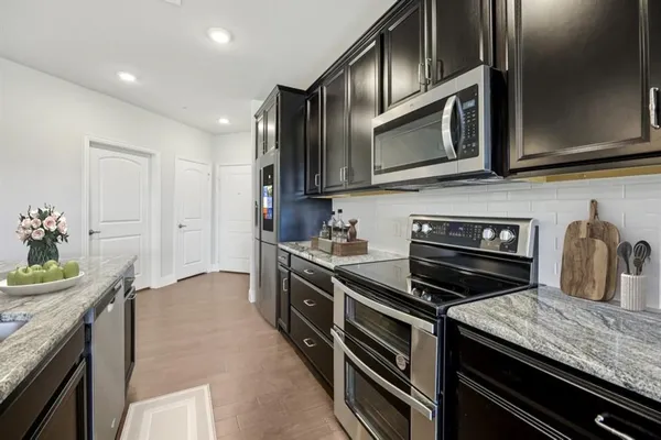 Property Slideshow image 3 of 35 | 1735 wittington pl apt 2203, Dallas, TX, 75234