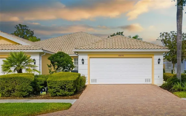 Property Slideshow image 2 of 50 | 5575 modena pl, Sarasota, FL, 34238