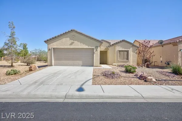 Property Slideshow image 3 of 33 | 7716 homing pigeon st, North Las Vegas, NV, 89084