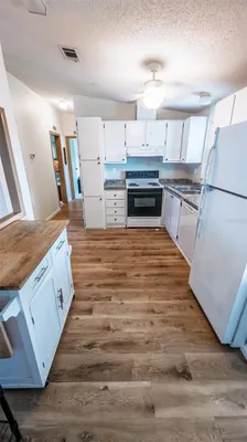 Property Slideshow image 3 of 25 | 1725 hilton head blvd, Lady Lake, FL, 32159