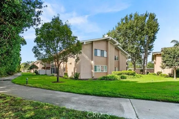 Property Slideshow image 3 of 22 | 8877 lauderdale ct unit 212b, Huntington Beach, CA, 92646
