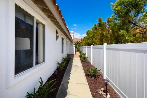 Property Slideshow image 3 of 37 | 4044 aeolia way, Oceanside, CA, 92056