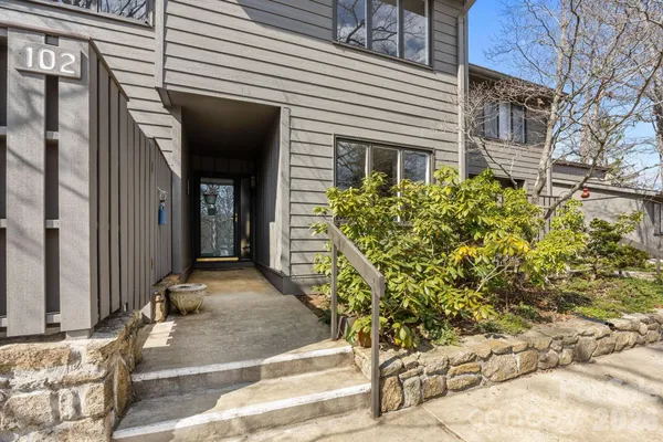 Property Slideshow image 2 of 28 | 102 crowfields dr, Asheville, NC, 28803