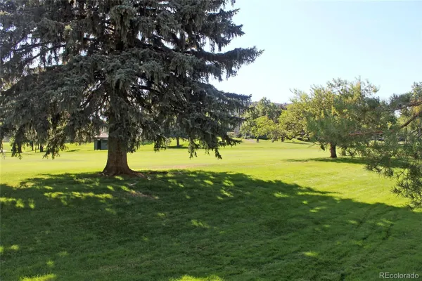 Property Slideshow image 3 of 35 | 2734 s heather gardens way, Aurora, CO, 80014