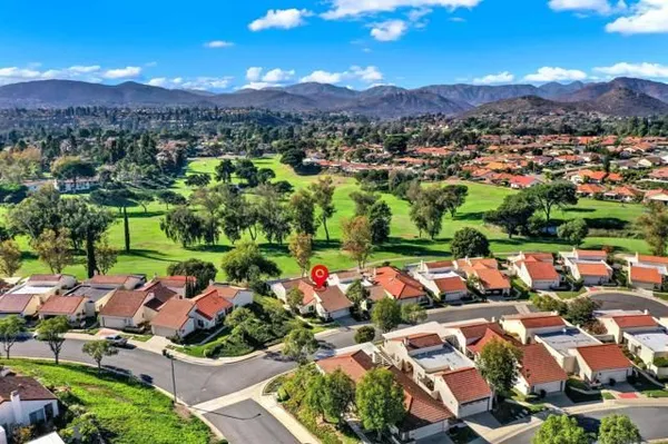 Property Slideshow image 2 of 50 | 17620 plaza ascope, San Diego, CA, 92128