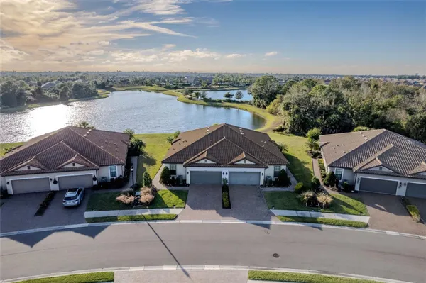 Property Slideshow image 2 of 53 | 10819 wendover dr, Palmetto, FL, 34221