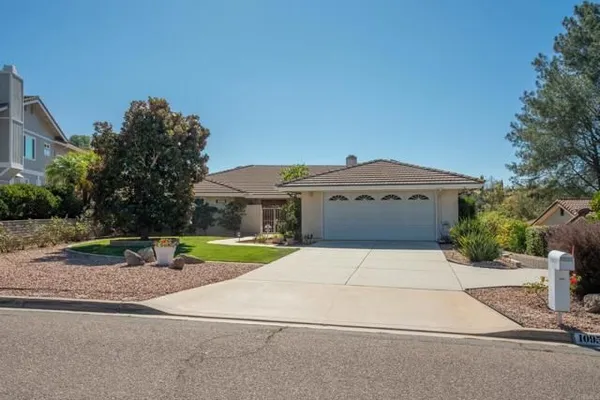 Property Slideshow image 2 of 55 | 10951 rim rd, Escondido, CA, 92026