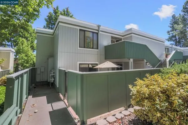 Property Slideshow image 3 of 46 | 1100 singingwood ct 2, Walnut Creek, CA, 94595