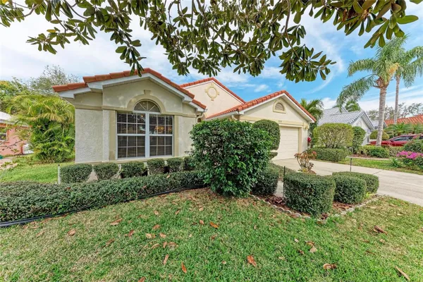 Property Slideshow image 2 of 43 | 5513 83rd ter, Sarasota, FL, 34243