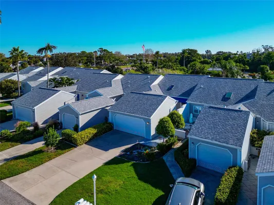 Property Slideshow image 2 of 63 | 515 woodstork cir, Bradenton, FL, 34209