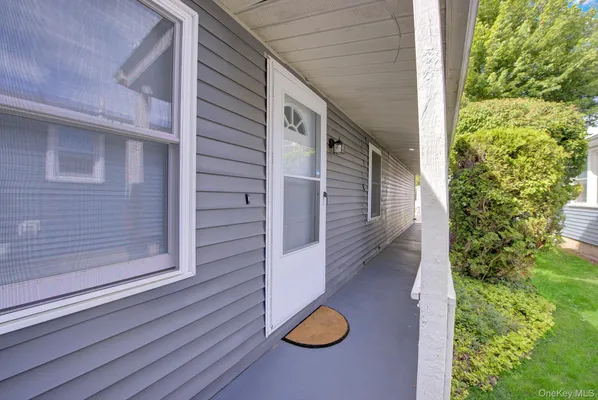 Property Slideshow image 3 of 40 | 11 a dogwood ln 11 a, Brookhaven, NY, 11949