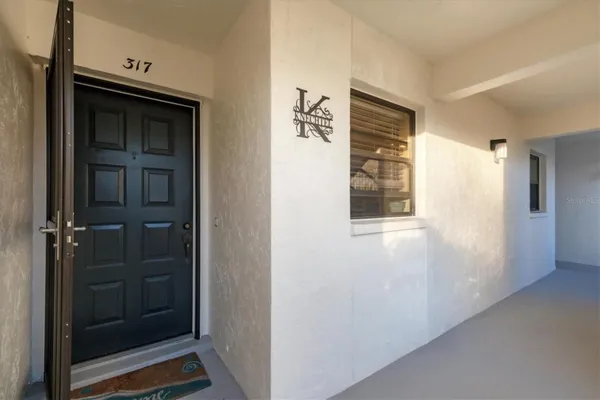 Property Slideshow image 3 of 33 | 1100 capri isles blvd apt 317, Venice, FL, 34292