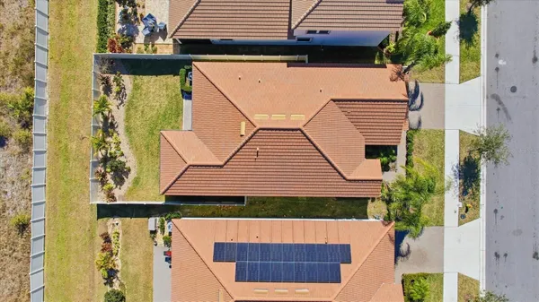 Property Slideshow image 2 of 49 | 5209 windy grove dr, Wimauma, FL, 33598