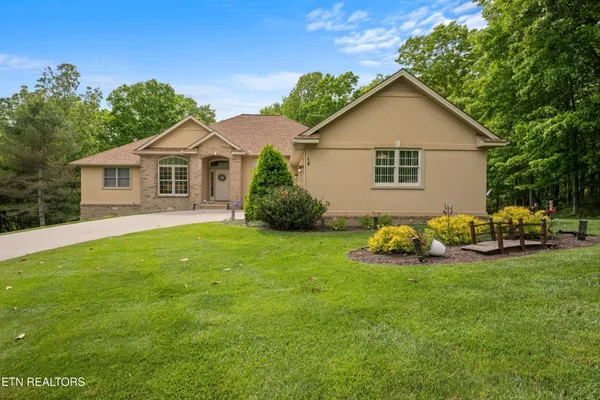 Property Slideshow image 2 of 50 | 12 dewsbury ter, Crossville, TN, 38558