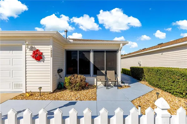 Property Slideshow image 3 of 39 | 16922 se 81st charlesfort ave, The Villages, FL, 32162