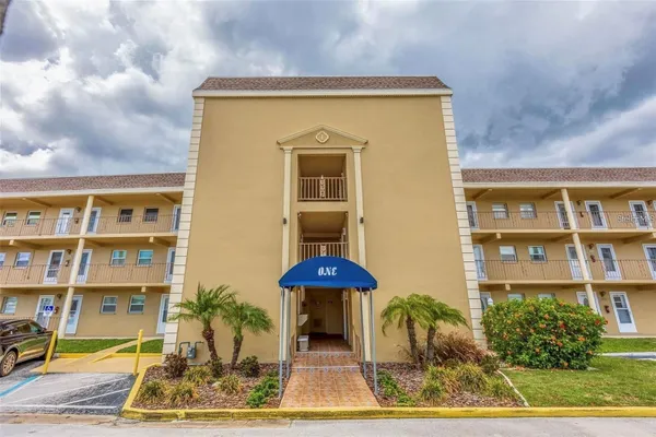Property Slideshow image 2 of 33 | 1 boca ciega point blvd apt 213, St Petersburg, FL, 33708