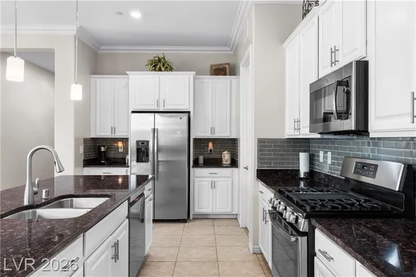 Property Slideshow image 3 of 47 | 517 sterling falls ave, Henderson, NV, 89011