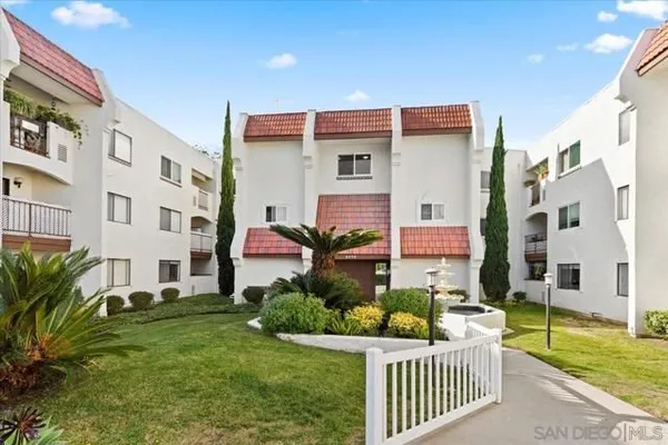 Property Slideshow image 2 of 33 | 6350 genesee ave 220, San Diego, CA, 92122