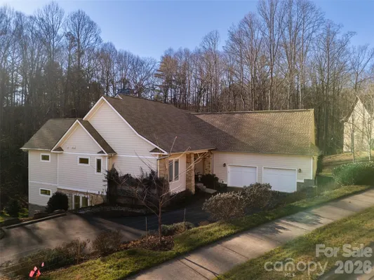 Property Slideshow image 2 of 42 | 123 orvis stone cir, Biltmore Lake, NC, 28715