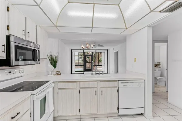 Property Slideshow image 3 of 40 | 14130 rosemary ln apt 5114, Largo, FL, 33774