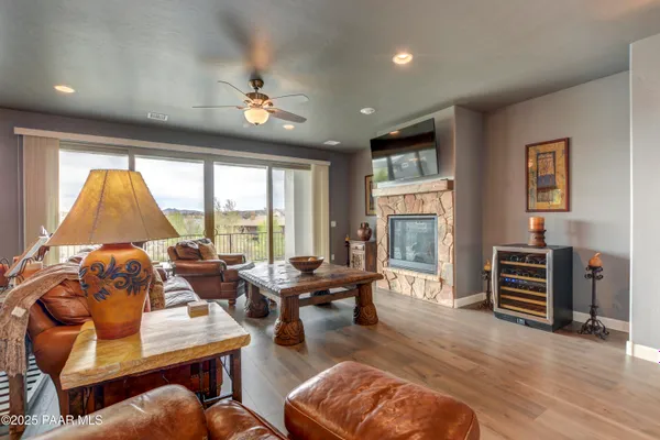 Property Slideshow image 3 of 26 | 212 e smoke tree ln, Prescott, AZ, 86301