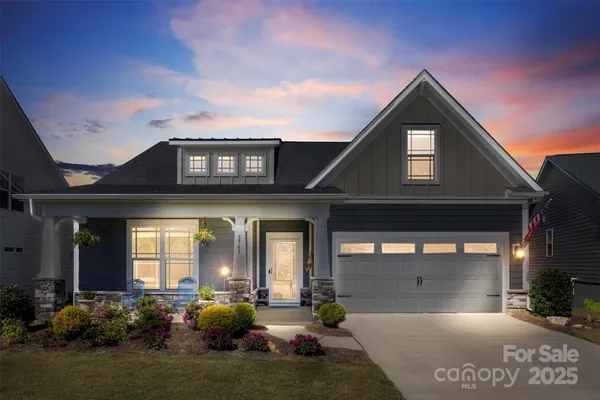 Property Slideshow image 2 of 35 | 5743 notch peak ave, Fort Mill, SC, 29707