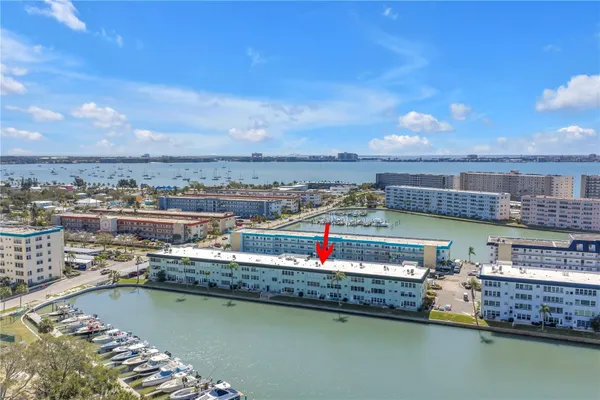 Property Slideshow image 2 of 38 | 5935 30th ave 105, Gulfport, FL, 33707