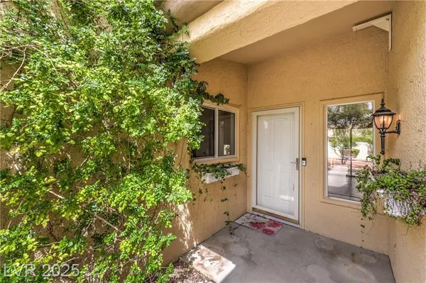 Property Slideshow image 2 of 39 | 9948 bundella dr, Las Vegas, NV, 89134