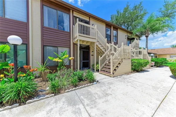 Property Slideshow image 2 of 55 | 5709 avista dr 5709, Sarasota, FL, 34243