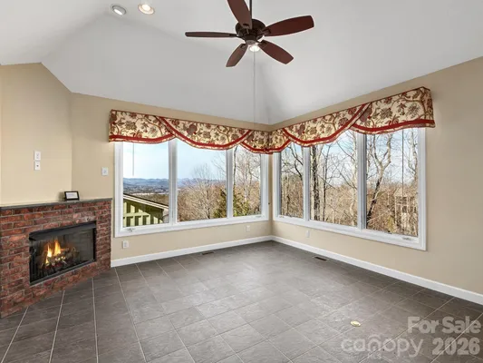Property Slideshow image 2 of 32 | 54 deep valley ln, Hendersonville, NC, 28791