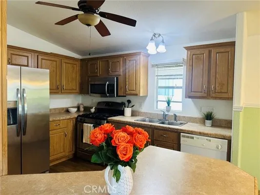 Property Slideshow image 2 of 23 | 38384 via escarlata, Murrieta, CA, 92563