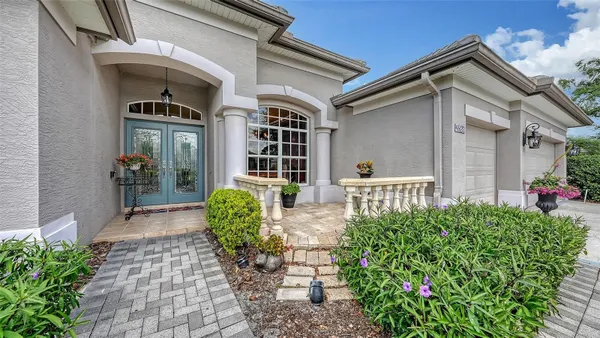 Property Slideshow image 3 of 48 | 4823 carrington cir, Sarasota, FL, 34243