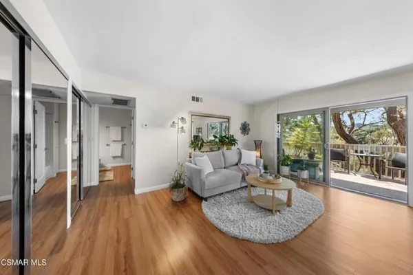 Property Slideshow image 3 of 44 | 348 chestnut hill ct 23, Thousand Oaks, CA, 91360