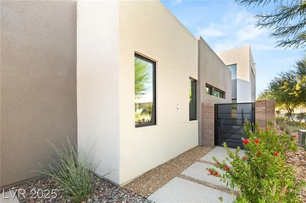 Property Slideshow image 3 of 41 | 21 highland cove ln, Henderson, NV, 89011