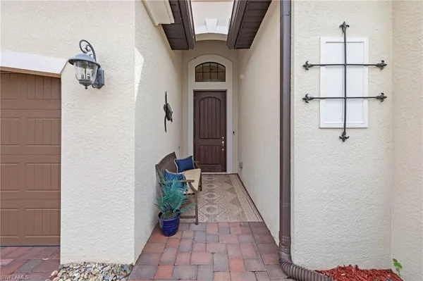 Property Slideshow image 3 of 49 | 28009 foxrock ct, Bonita Springs, FL, 34135